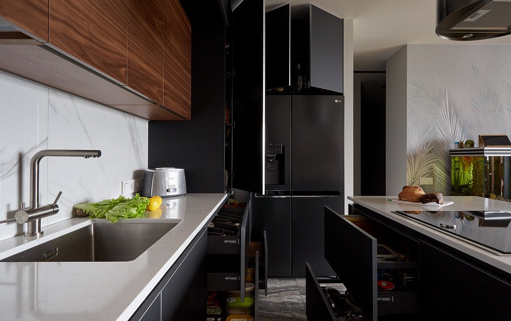 Брутальная кухня с древесными акцентами