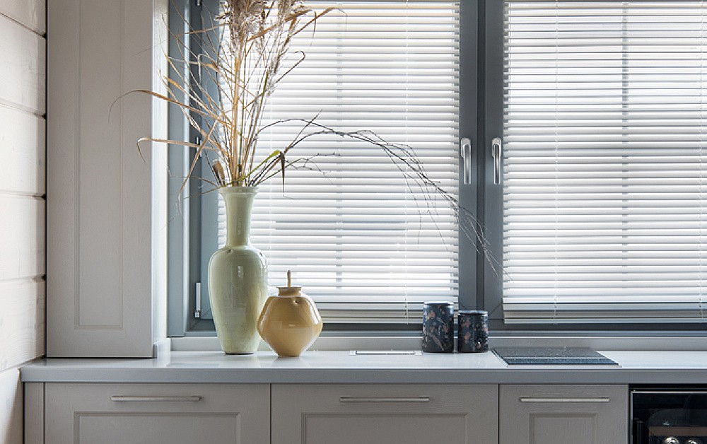 Кухня в кантри-стиле для загородного дома