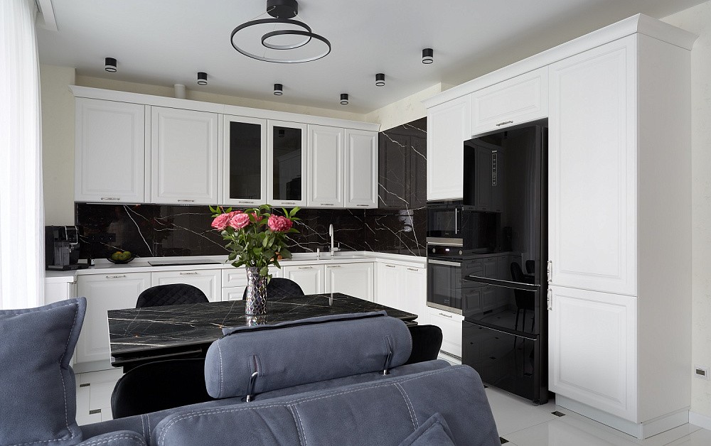 Классическая белая кухня победительницы акции «Дарим кухни» 