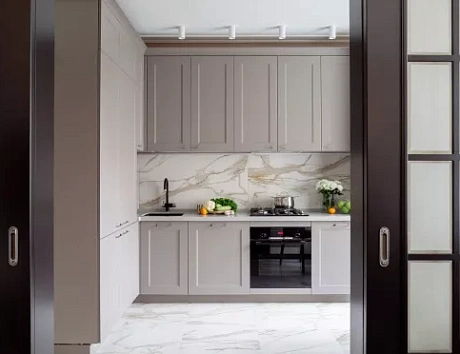 Коричневая кухня в Санкт-Петербурге