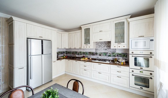 Бежевая кухня в Мурманске