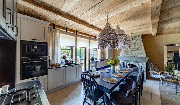 Синяя кухня в Санкт-Петербурге