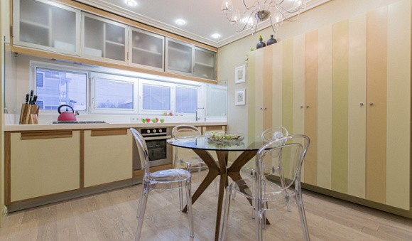 Бежевая кухня в Мурманске