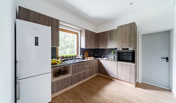 Коричневая кухня в Клину