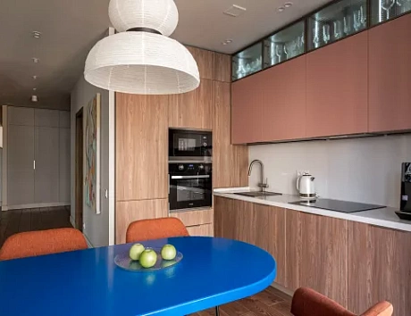 Светлая кухня в Санкт-Петербурге