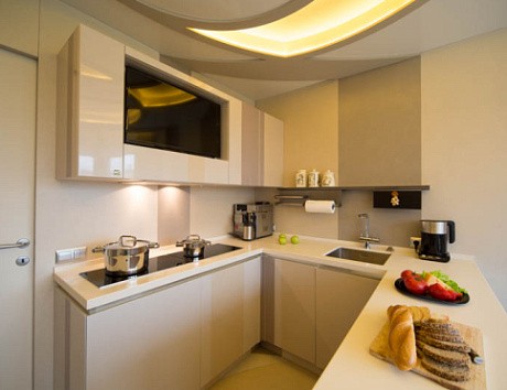 Бежевая кухня в Мурманске