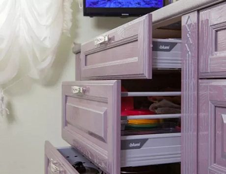 Фиолетовая кухня в Ярославле