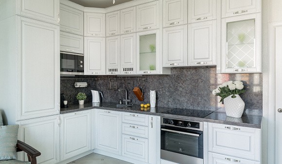 Белая кухня в Липецке