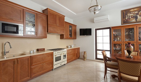 Коричневая кухня в Клину