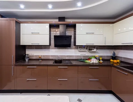 Коричневая кухня в Анапе