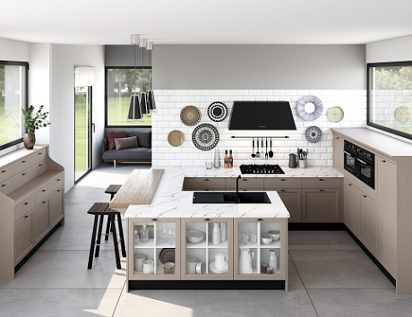 Светлая кухня в Екатеринбурге