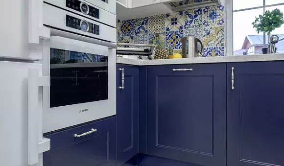 Синяя кухня в Санкт-Петербурге